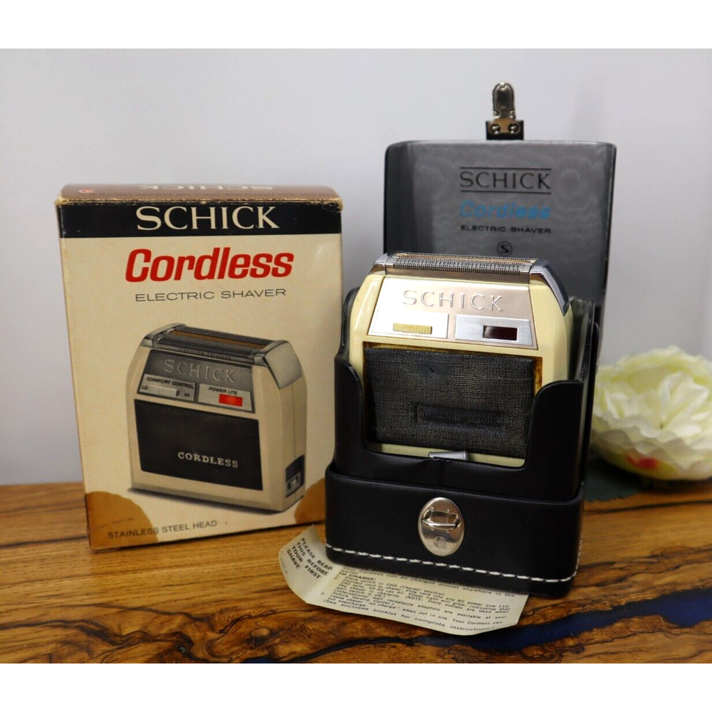 Vintage Schick Cordless Electric Shaver W/ Case Charger Org. Box W/ Instructions